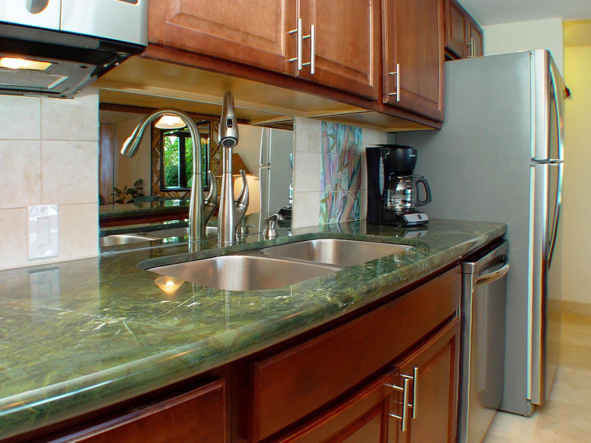 Kaleialoha Condominiums Lahaina Eksteriør bilde